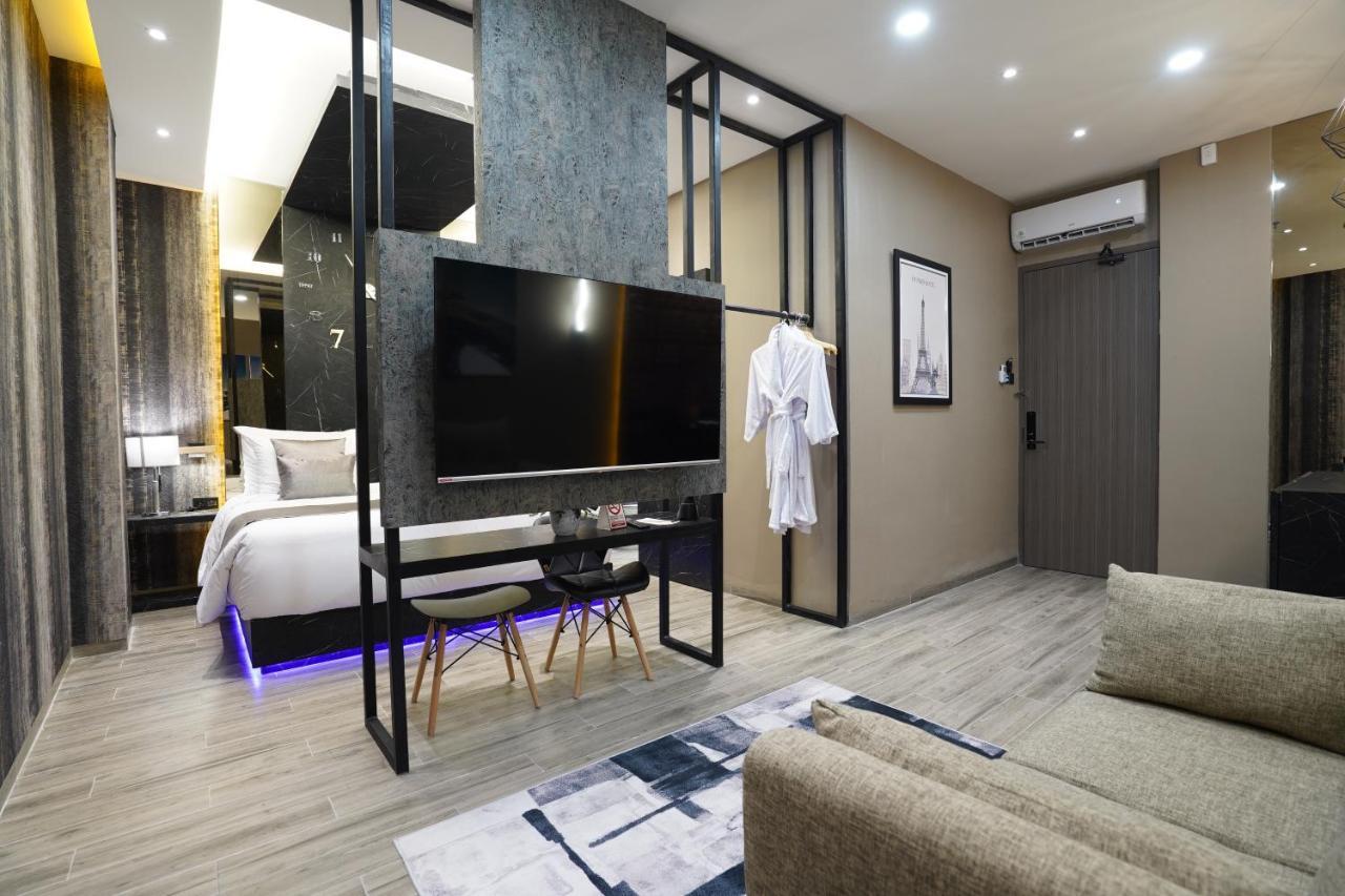 De Paris Hotel Medan Luaran gambar